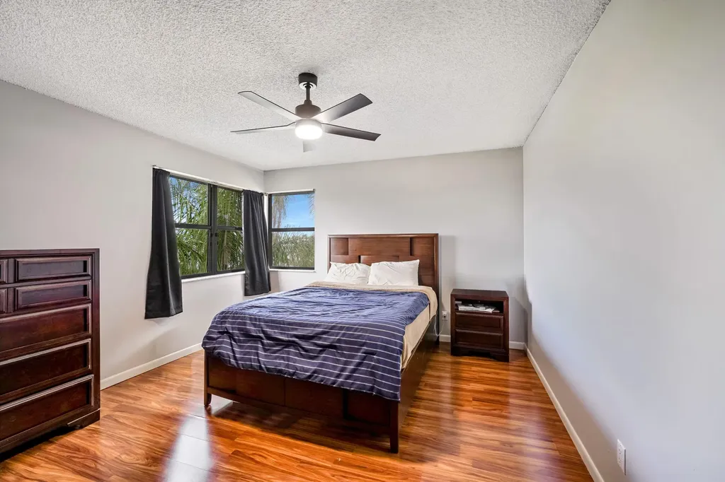 6840 W Wedgewood Avenue Davie FL 33331