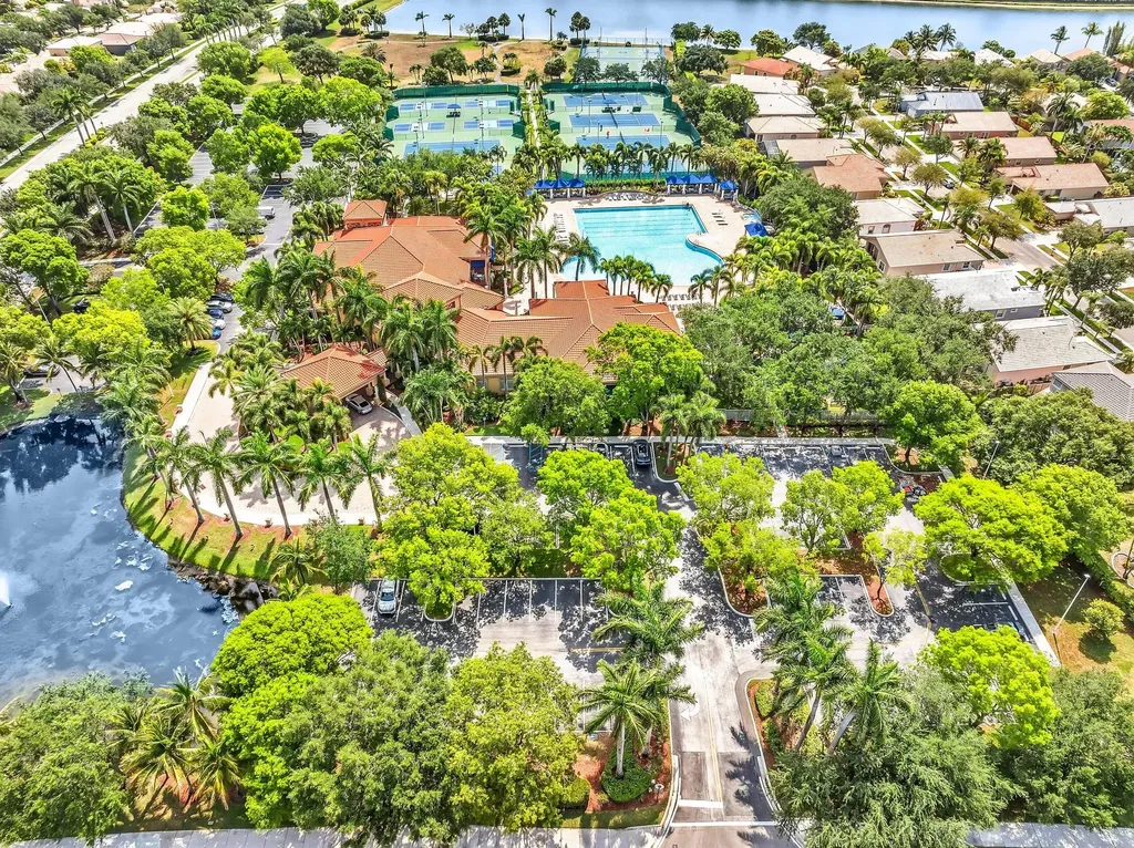 6840 W Wedgewood Avenue Davie FL 33331