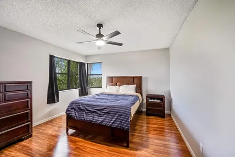 6840 W Wedgewood Avenue Davie FL 33331