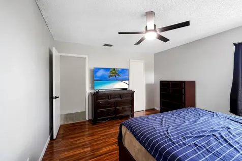 6840 W Wedgewood Avenue Davie FL 33331