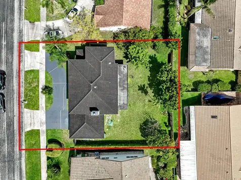 6840 W Wedgewood Avenue Davie FL 33331