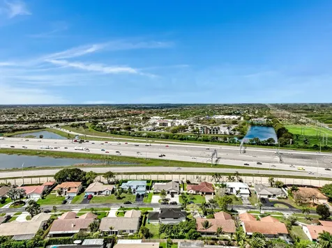 6840 W Wedgewood Avenue Davie FL 33331