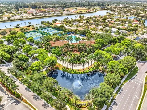 6840 W Wedgewood Avenue Davie FL 33331