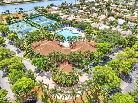 6840 W Wedgewood Avenue Davie FL 33331