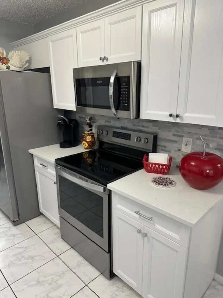 6768 N 10th Avenue Avenue N Lake Worth FL 33467