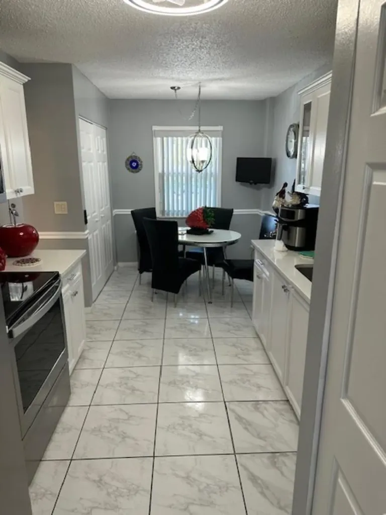 6768 N 10th Avenue Avenue N Lake Worth FL 33467