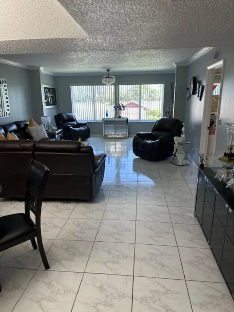 6768 N 10th Avenue Avenue N Lake Worth FL 33467