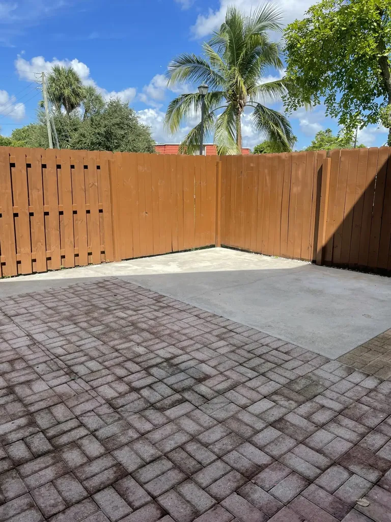22976 Oxford Place Boca Raton FL 33433