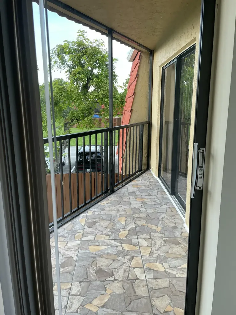 22976 Oxford Place Boca Raton FL 33433