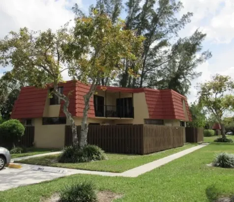 22976 Oxford Place Boca Raton FL 33433