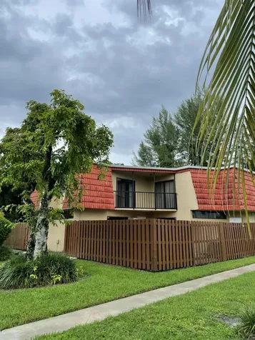 22976 Oxford Place Boca Raton FL 33433