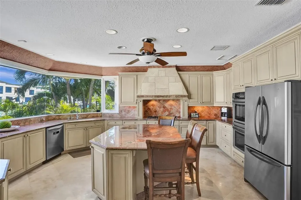 2875 NE 25th Court Fort Lauderdale FL 33305
