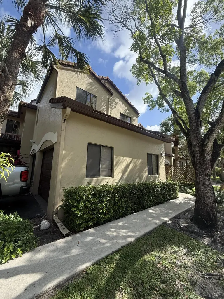 10547 NW 10th Street Plantation FL 33322