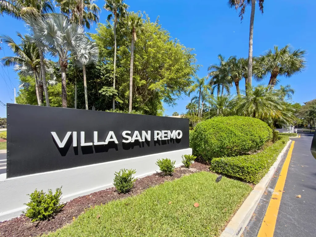 8550 Via Romana Boca Raton FL 33496