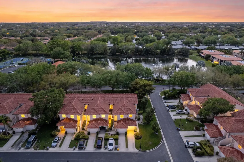 8550 Via Romana Boca Raton FL 33496