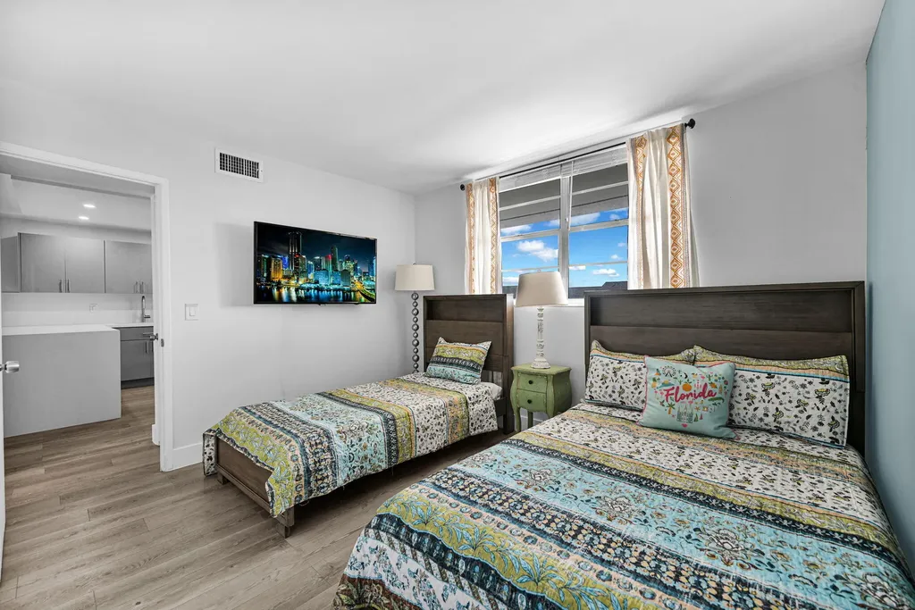 400 SE 10th Street Deerfield Beach FL 33441