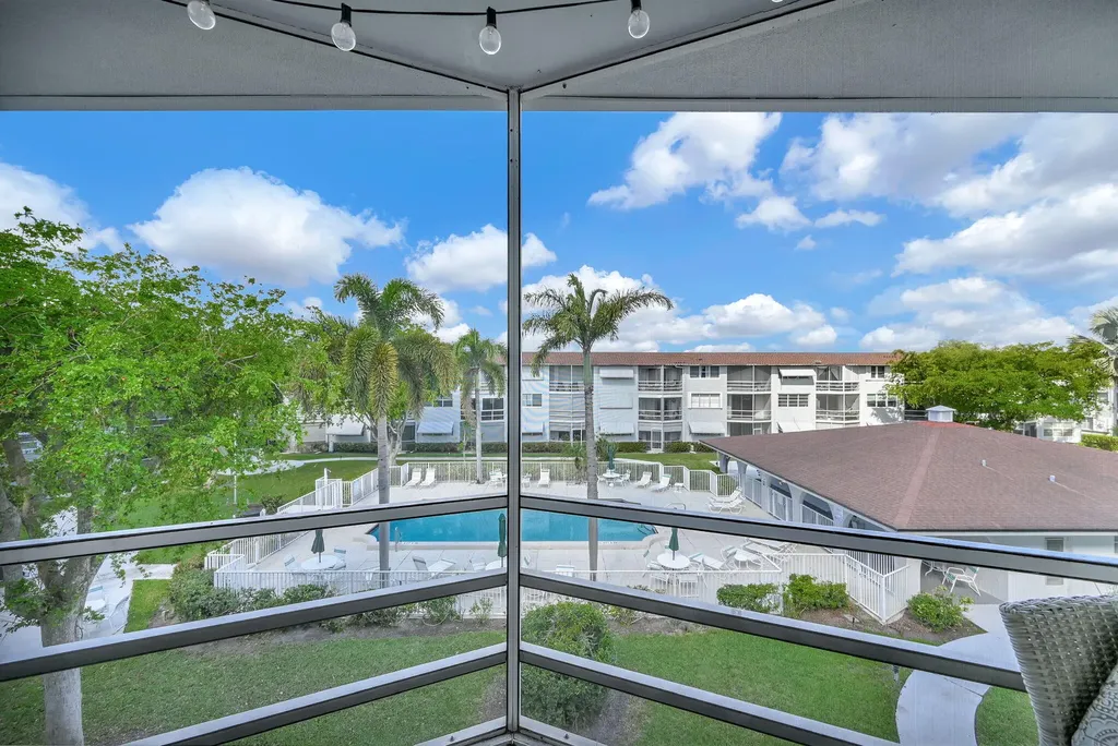 400 SE 10th Street Deerfield Beach FL 33441
