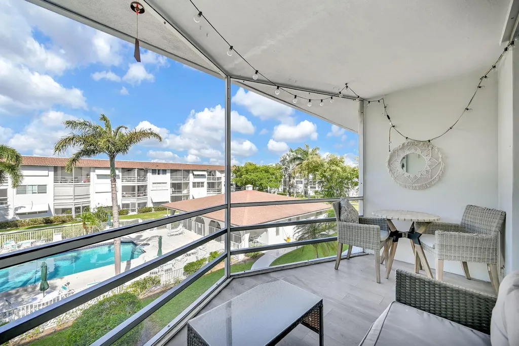 400 SE 10th Street Deerfield Beach FL 33441