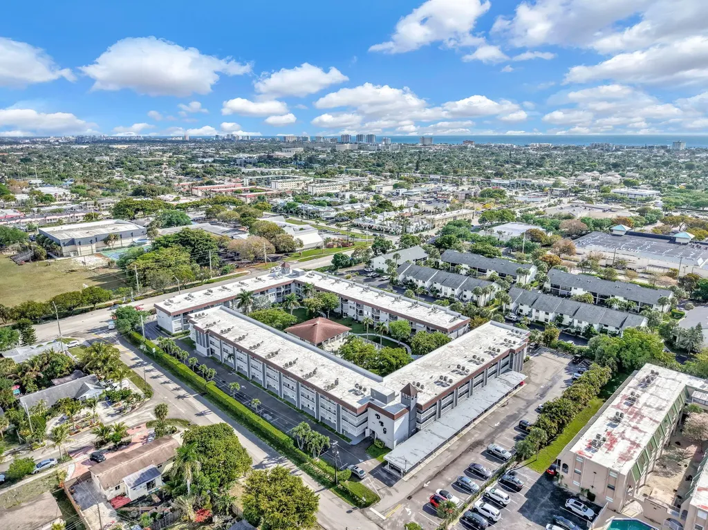 400 SE 10th Street Deerfield Beach FL 33441