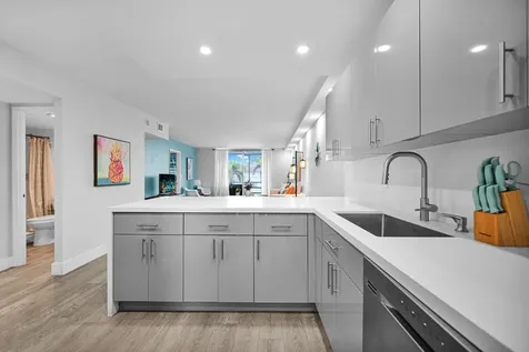 400 SE 10th Street Deerfield Beach FL 33441