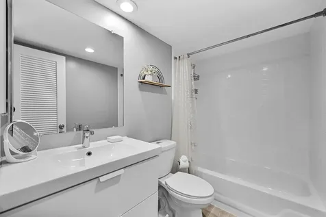400 SE 10th Street Deerfield Beach FL 33441