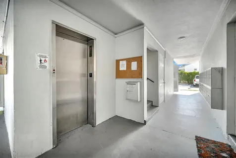 400 SE 10th Street Deerfield Beach FL 33441
