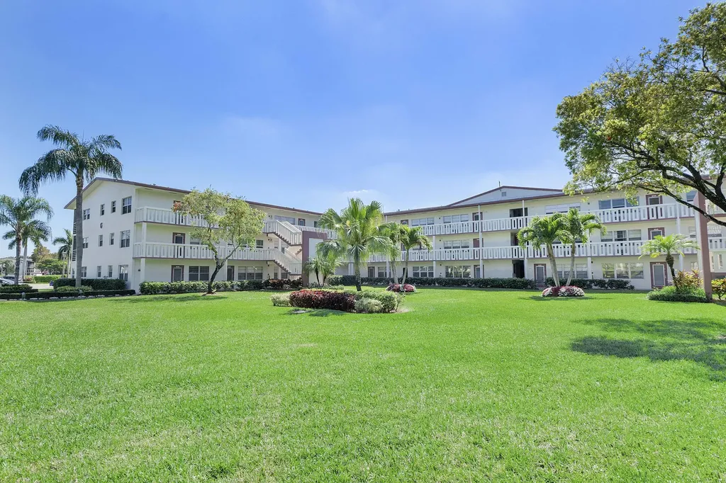 281 Fanshaw G Boca Raton FL 33434