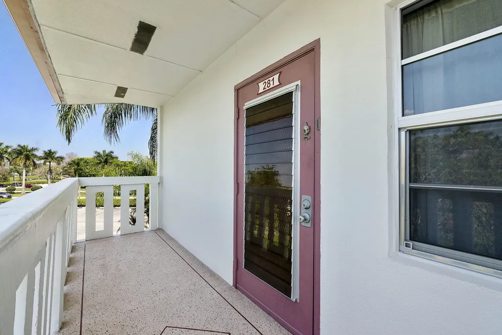 281 Fanshaw G Boca Raton FL 33434