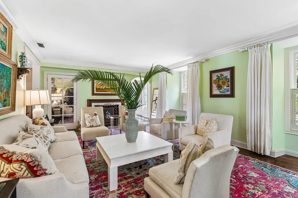 210 Merrain Road Palm Beach FL 33480