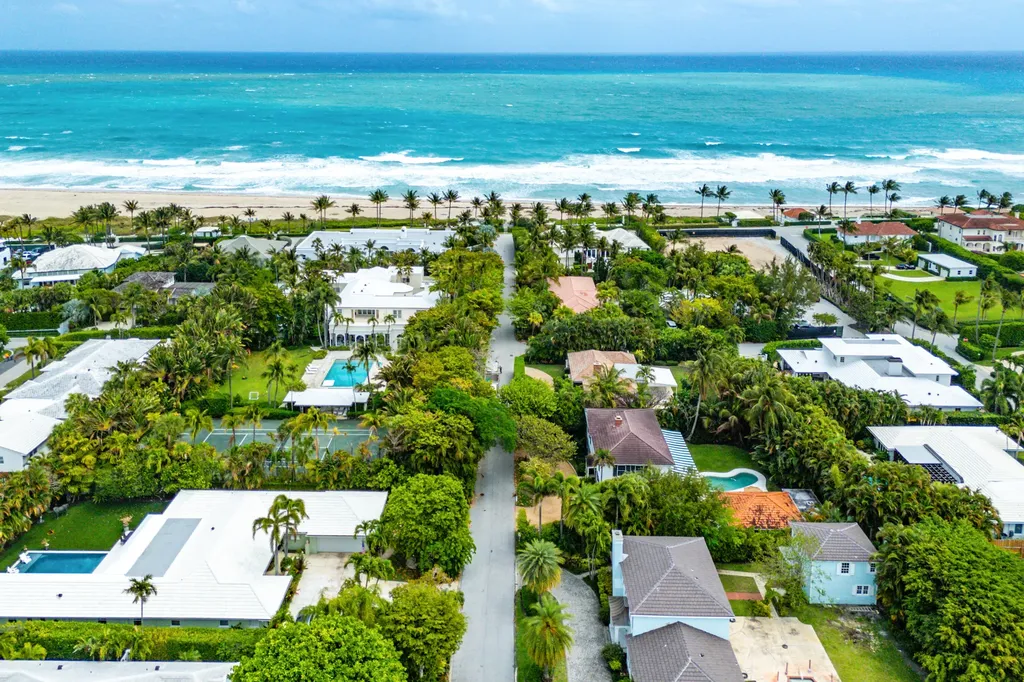210 Merrain Road Palm Beach FL 33480