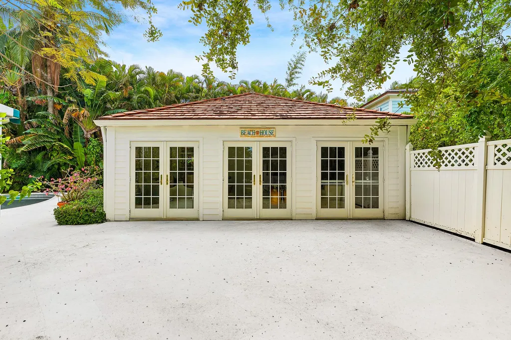 210 Merrain Road Palm Beach FL 33480
