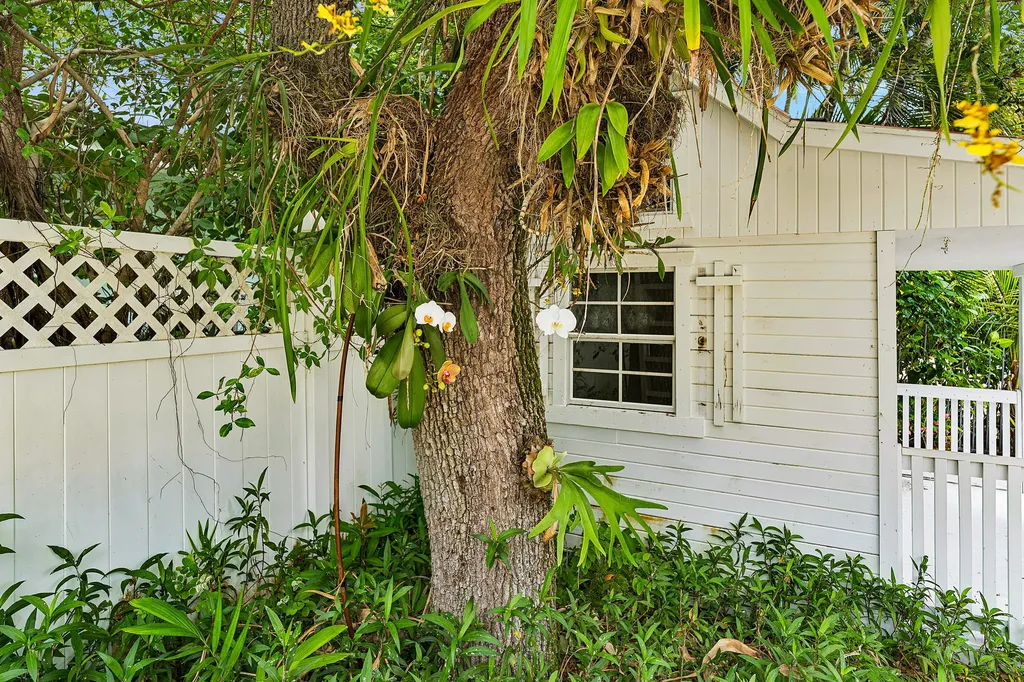 210 Merrain Road Palm Beach FL 33480