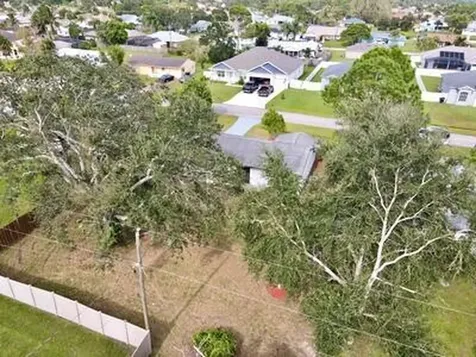 2182 SE Genoa Street Port St Lucie FL 34952