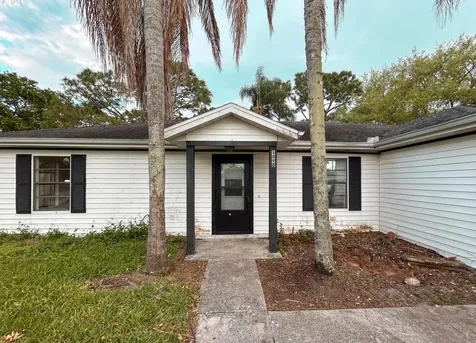 1898 SW Lofgren Avenue Port St Lucie FL 34953