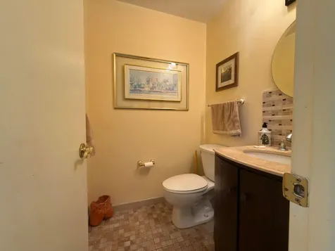465 Flanders J Delray Beach FL 33484