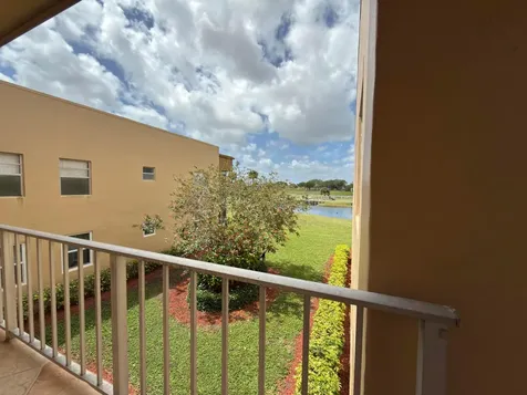 465 Flanders J Delray Beach FL 33484
