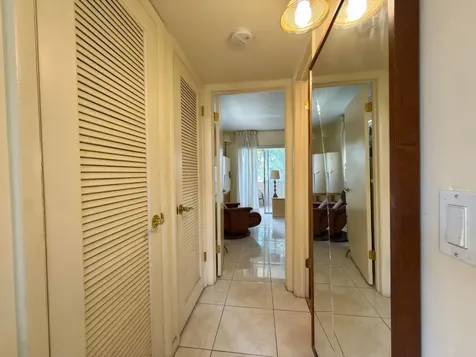 465 Flanders J Delray Beach FL 33484