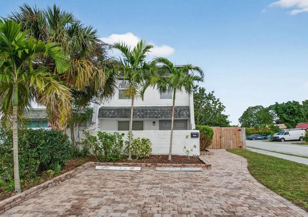 7599 NW 73rd Terrace Tamarac FL 33321