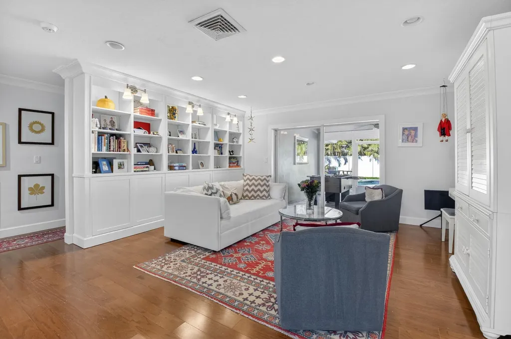 1010 SW 2nd Street Boca Raton FL 33486