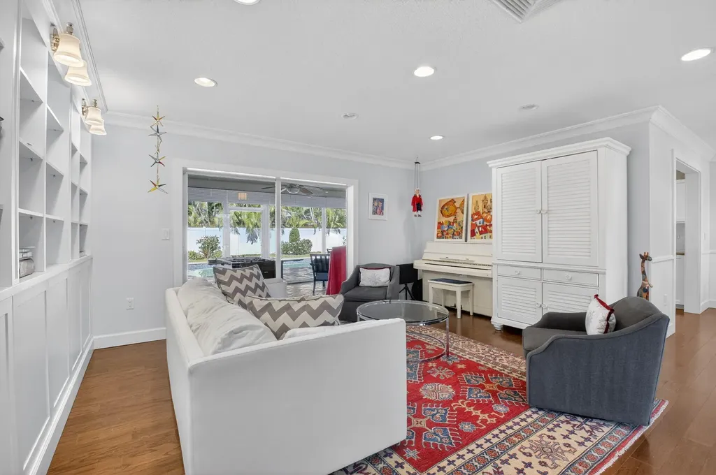 1010 SW 2nd Street Boca Raton FL 33486