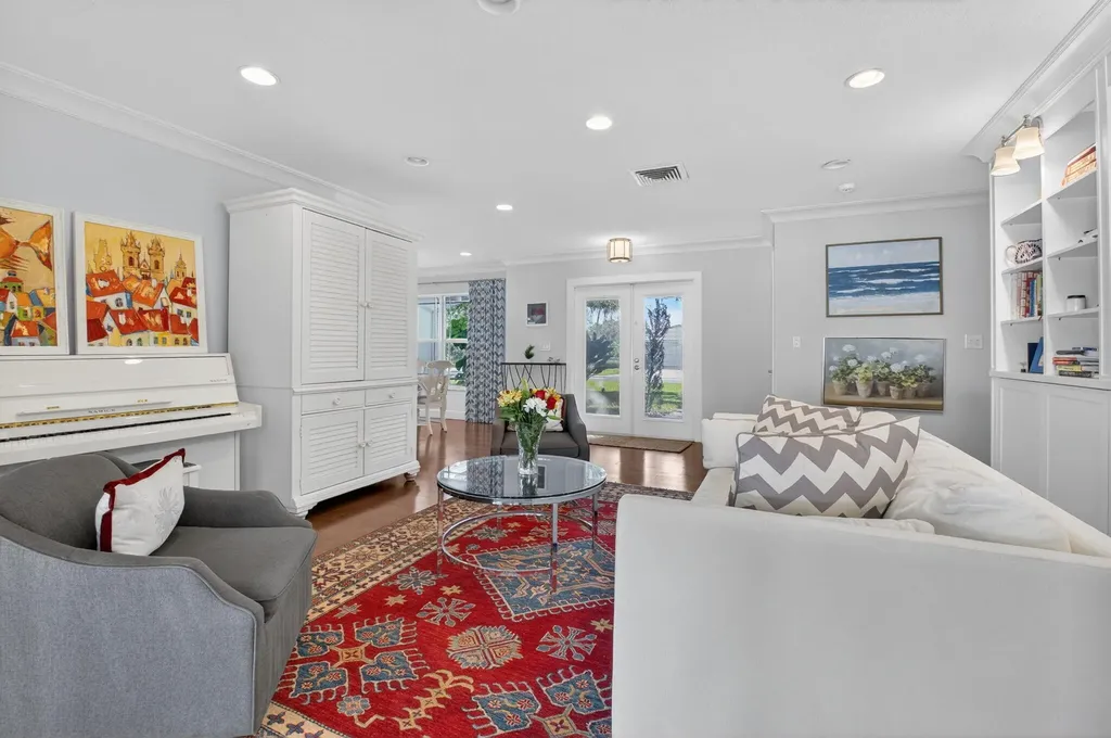 1010 SW 2nd Street Boca Raton FL 33486