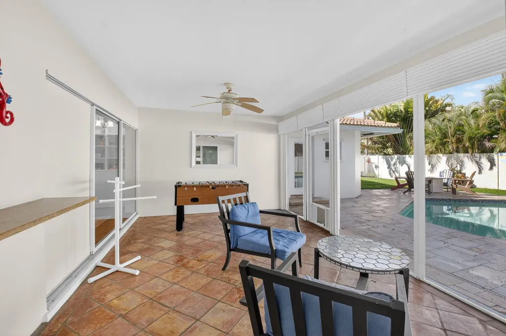 1010 SW 2nd Street Boca Raton FL 33486