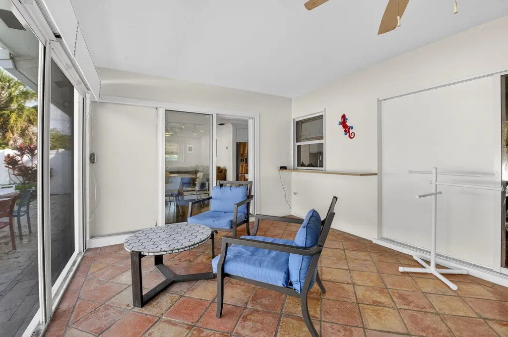 1010 SW 2nd Street Boca Raton FL 33486