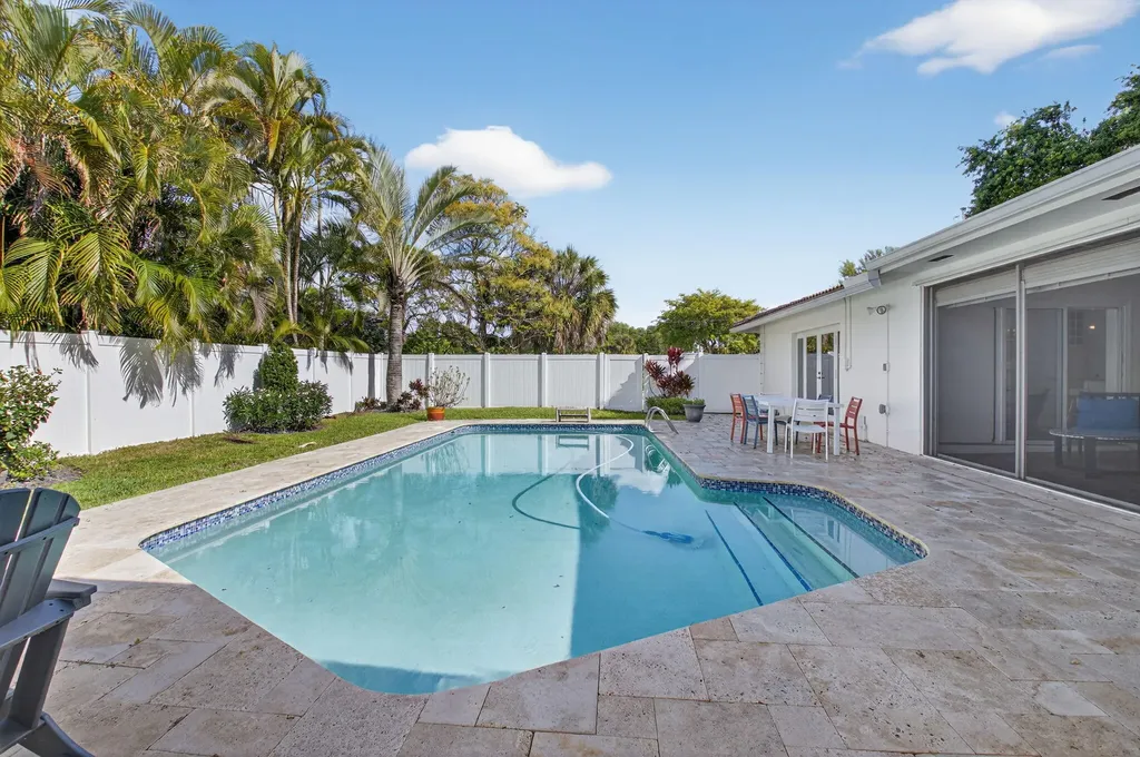 1010 SW 2nd Street Boca Raton FL 33486