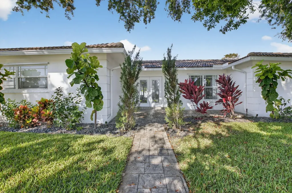 1010 SW 2nd Street Boca Raton FL 33486