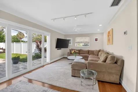 1010 SW 2nd Street Boca Raton FL 33486