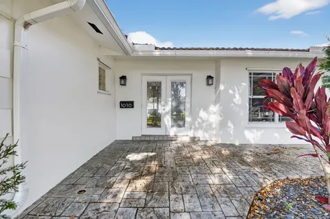 1010 SW 2nd Street Boca Raton FL 33486
