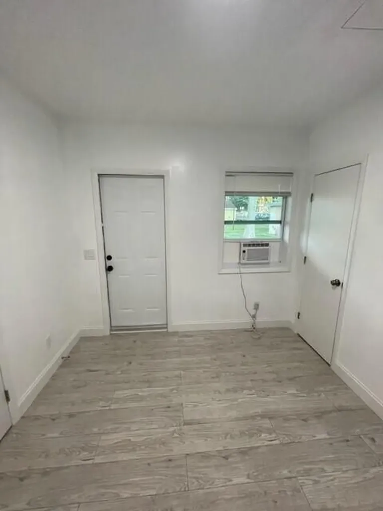 3890 Lakewood Road Palm Springs FL 33461