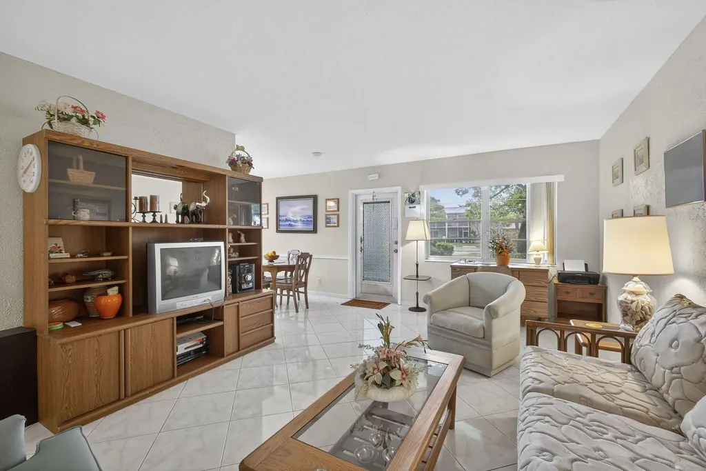 52 Norwich C West Palm Beach FL 33417