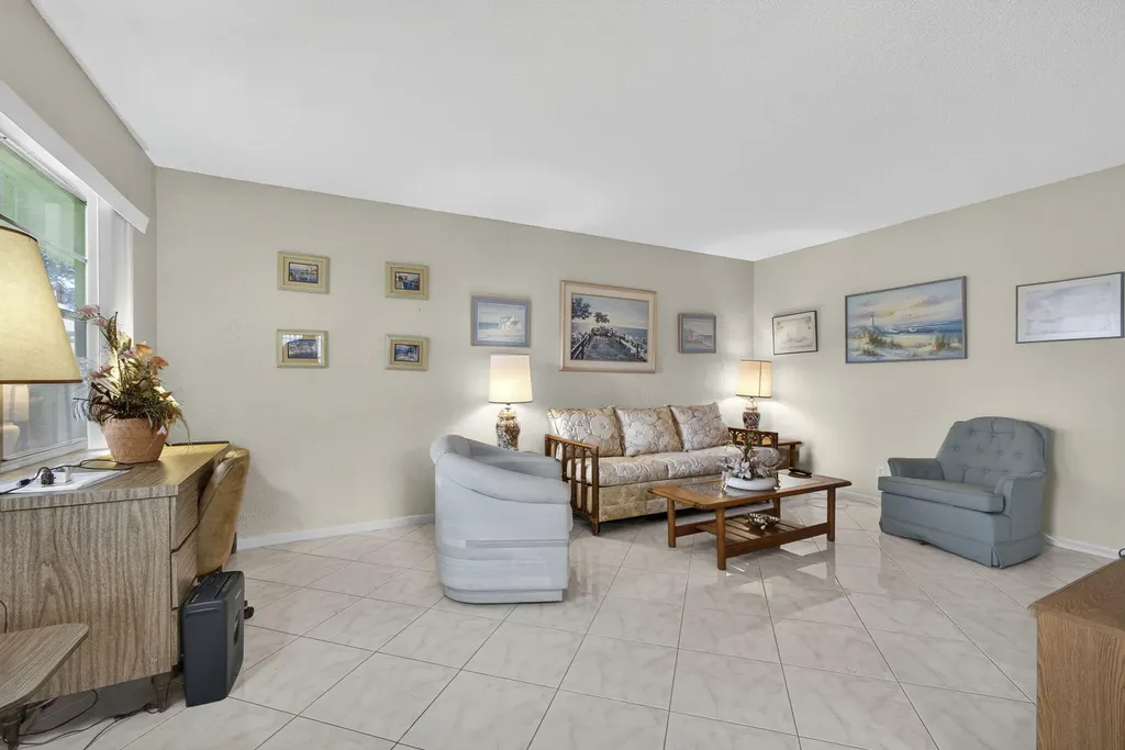52 Norwich C West Palm Beach FL 33417